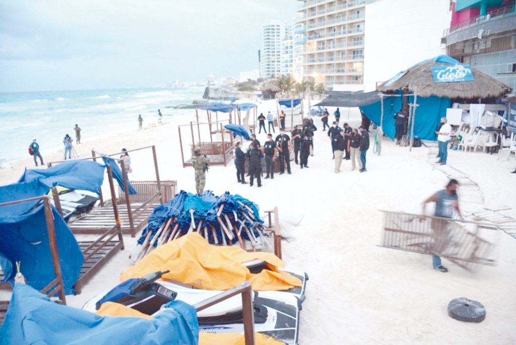 Con apoyo de los tres niveles de gobierno liberan el paso en playa gaviota azul - Quintana Roo Hoy